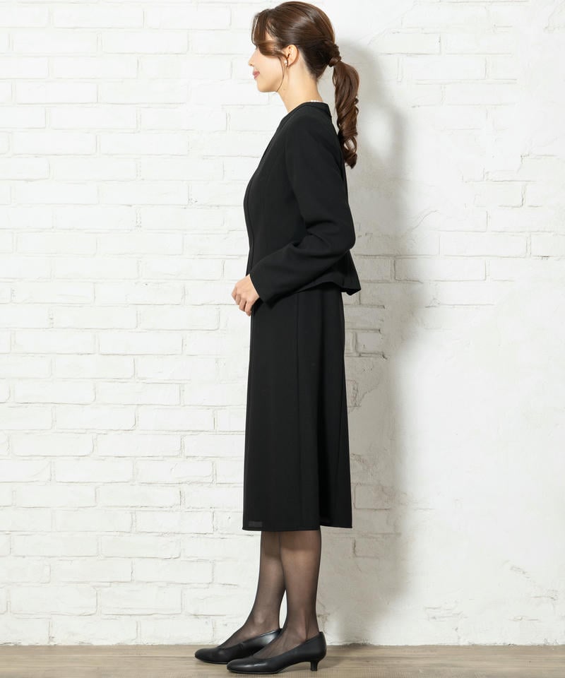 ソリテール ノーカラージャケット&レイヤードワンピース ソリテール ノーカラージャケット&レイヤードワンピース