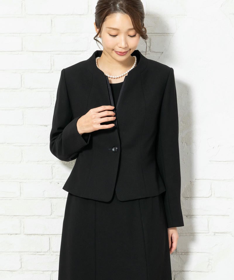 ソリテール　セミスタンドカラ―1つボタンジャケット＆レイヤードロングワンピース