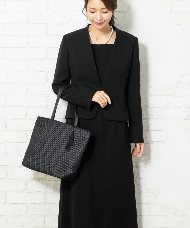 岩佐　タッセル付きキルティング手提げL