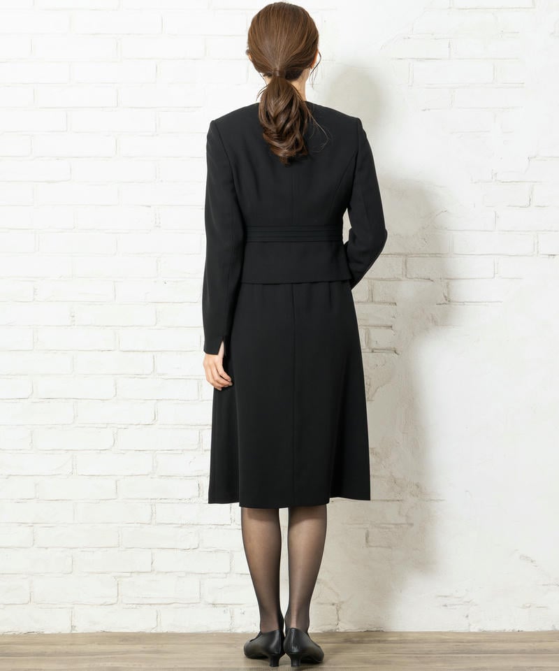 エメ　ノーカラージャケット×セットアップ風ワンピース