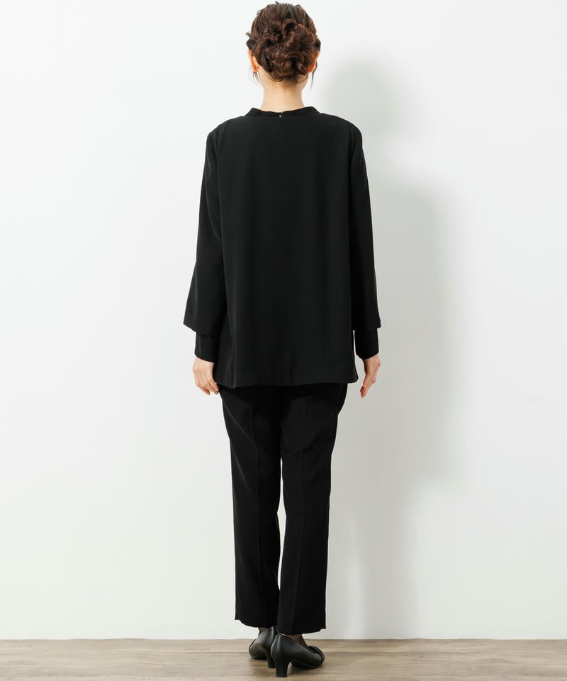 【レギュラー丈】ケープ風ジャケット＆スタンドカラーブラウス＆テーパードタックパンツスーツ
