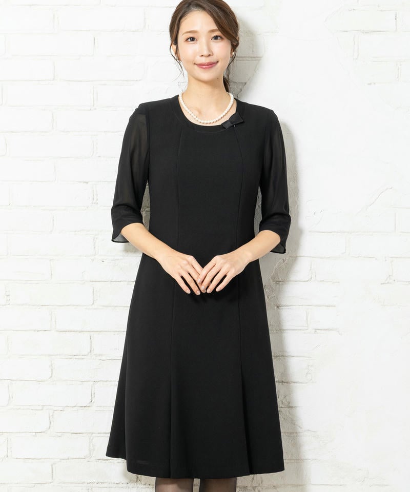 エメ　ノーカラージャケット&前開きリボンモチーフワンピース