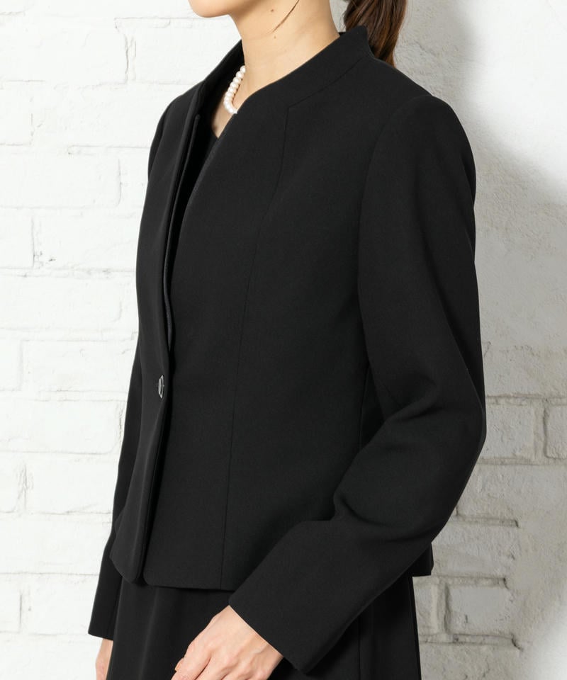 ソリテール　セミスタンドカラ―1つボタンジャケット＆レイヤードロングワンピース