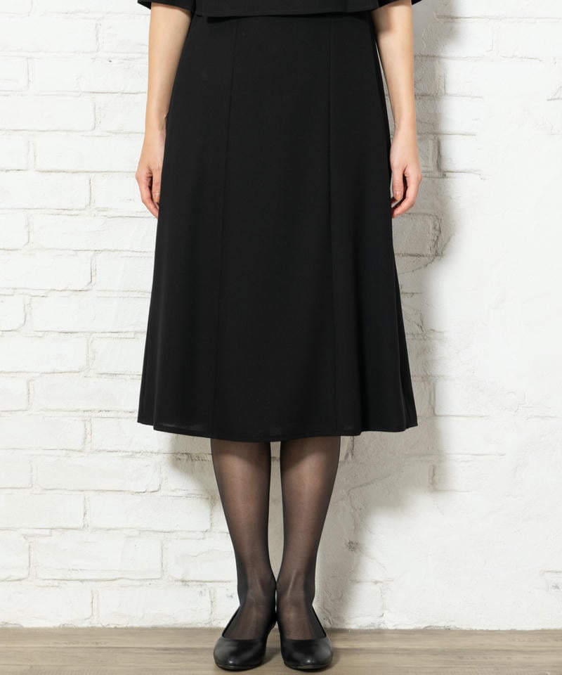 ソリテール ノーカラージャケット&レイヤードワンピース ソリテール ノーカラージャケット&レイヤードワンピース