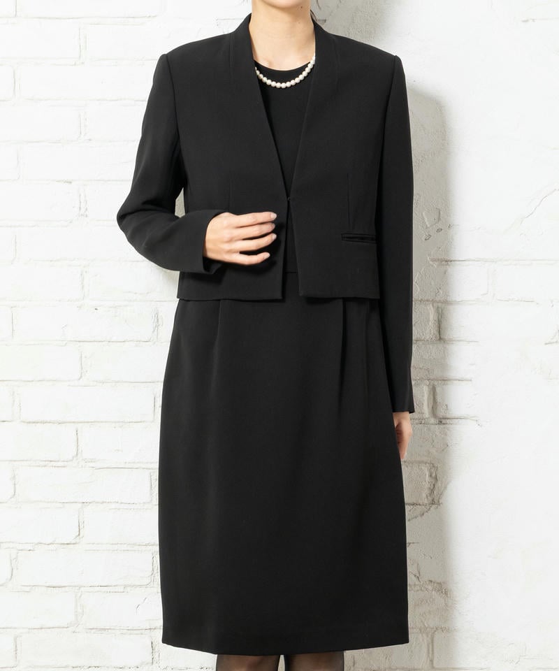 ユナイテッドアローズ　UPBTノーカラージャケット&ワンピースブラックアンサンブル