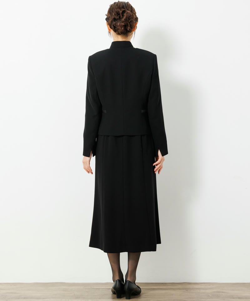キーネックカラー1つボタンジャケット＆立ち襟ロングワンピース