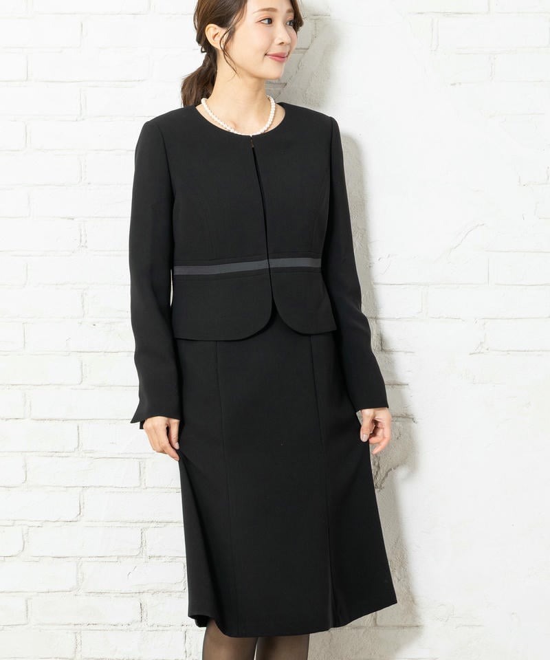 エメ　リボンブローチ付マーメイドフレアアンサンブル