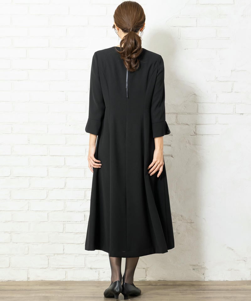 アンフィニ　リボン付きファスナーロングフレアワンピース/M(9号)