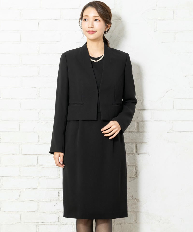 ユナイテッドアローズ　UPBTノーカラージャケット&ワンピースブラックアンサンブル