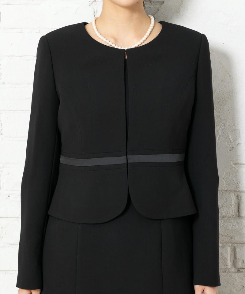 エメ　リボンブローチ付マーメイドフレアアンサンブル