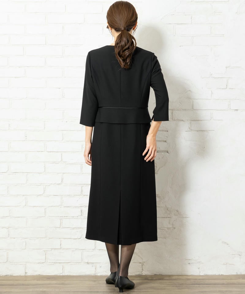 サテン二重襟ジャケット&セットアップ風ミディ丈Iラインワンピース サテン二重襟ジャケット&セットアップ風ミディ丈Iラインワンピース