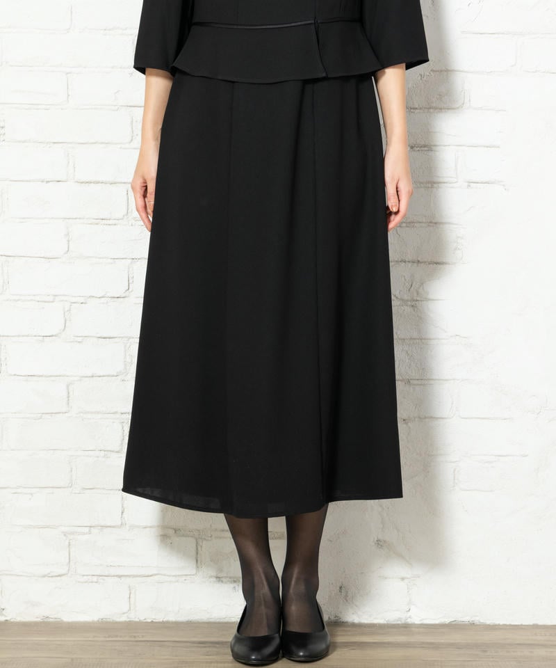 ソリテール　セミスタンドカラ―1つボタンジャケット＆レイヤードロングワンピース