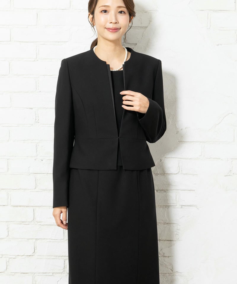 サテン二重襟ジャケット&セットアップ風ミディ丈Iラインワンピース サテン二重襟ジャケット&セットアップ風ミディ丈Iラインワンピース