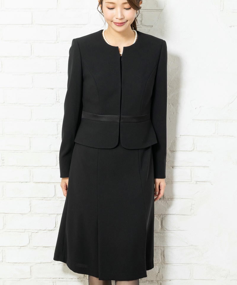 エメ　ノーカラージャケット&前開きリボンモチーフワンピース