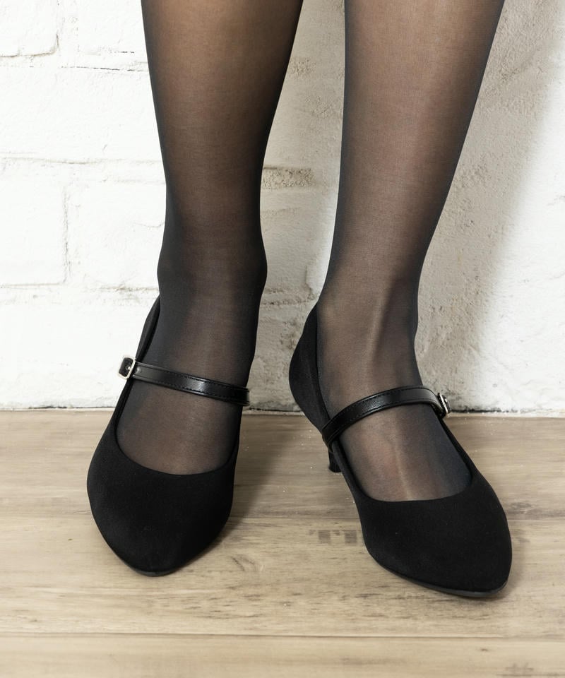 ストラップサテンパンプス