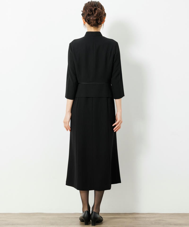キーネックカラー1つボタンジャケット＆立ち襟ロングワンピース