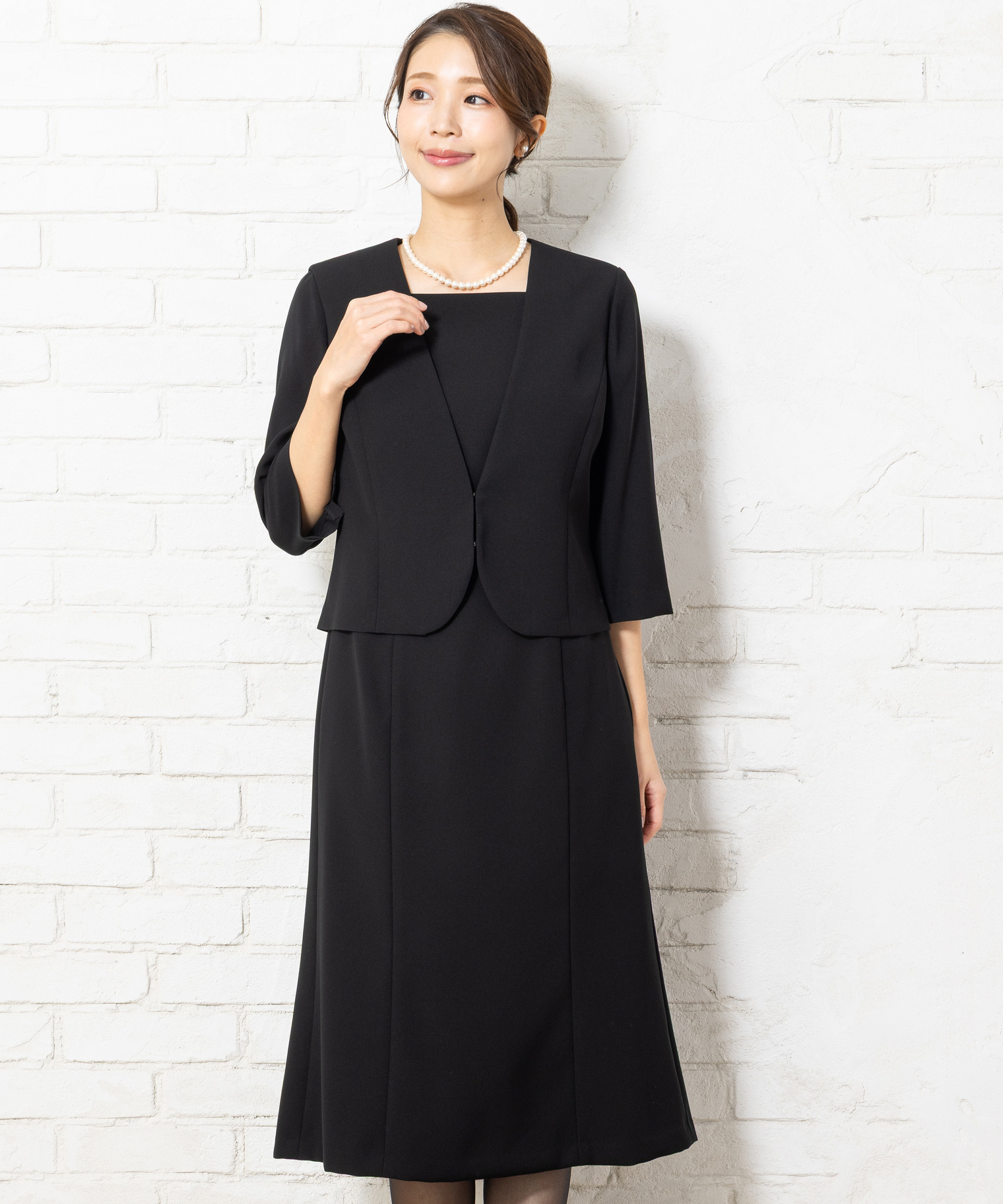 アンフィニ　飾りボタンテーラードジャケット＆アンサンブル風ワンピース