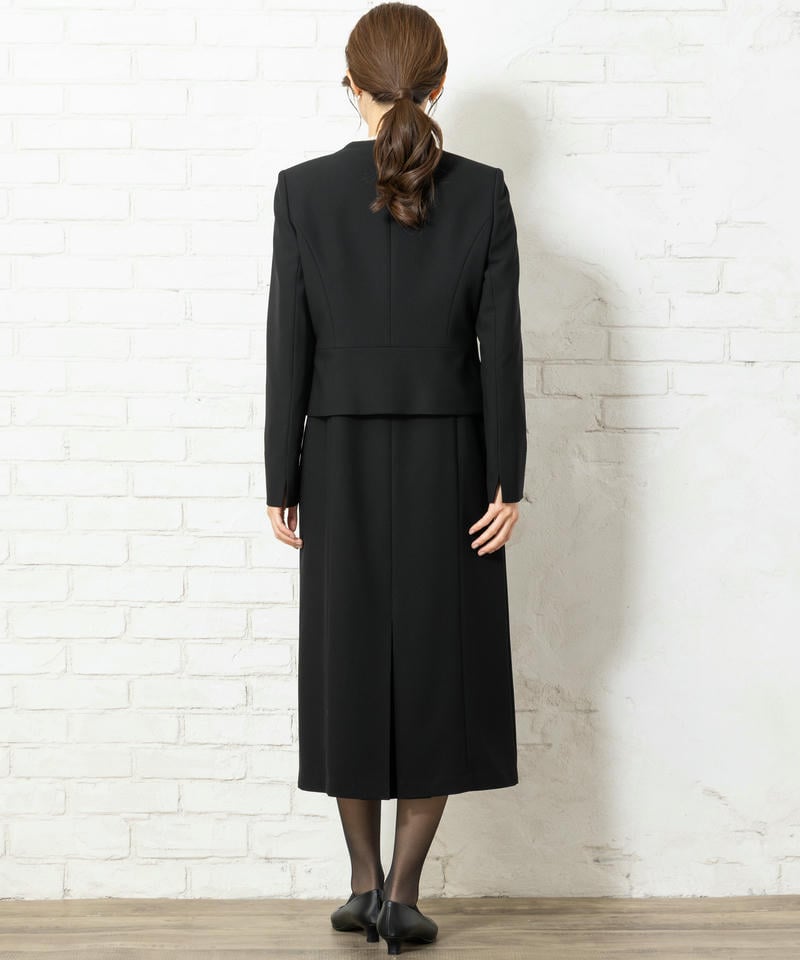 サテン二重襟ジャケット＆セットアップ風ミディ丈Iラインワンピース