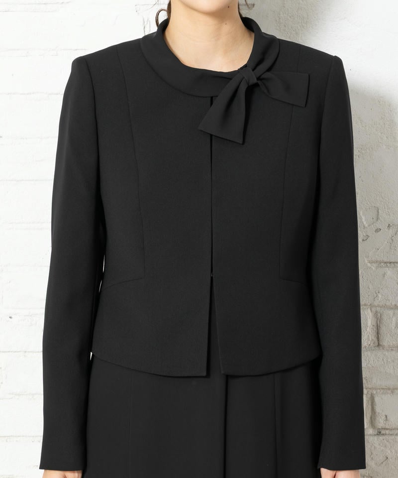 アンフィニ　ベーシックノーカラージャケット＆ジョーゼットリボンワンピース