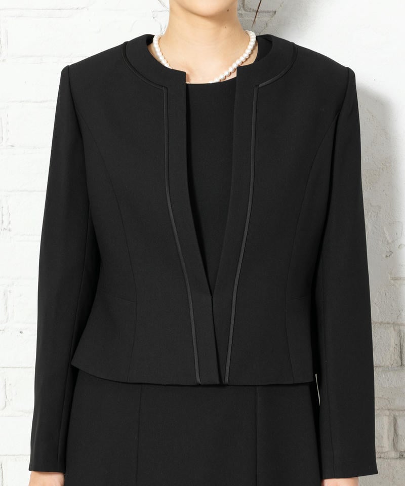 ソリテール ノーカラージャケット&レイヤードワンピース ソリテール ノーカラージャケット&レイヤードワンピース