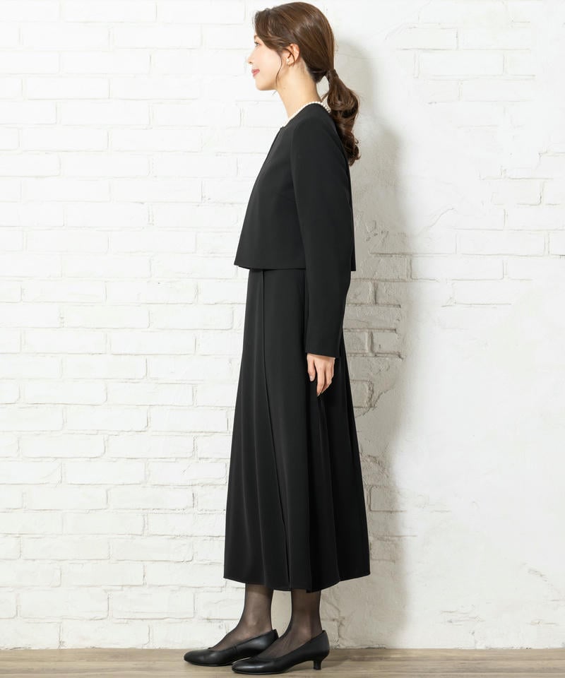 カレット　ノーカラーショート丈ジャケット&ラップ風エレガントワンピース