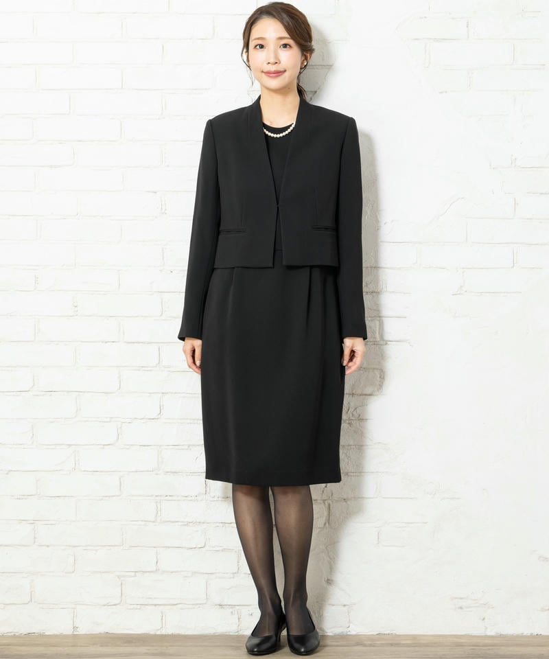 ユナイテッドアローズ　UPBTノーカラージャケット&ワンピースブラックアンサンブル