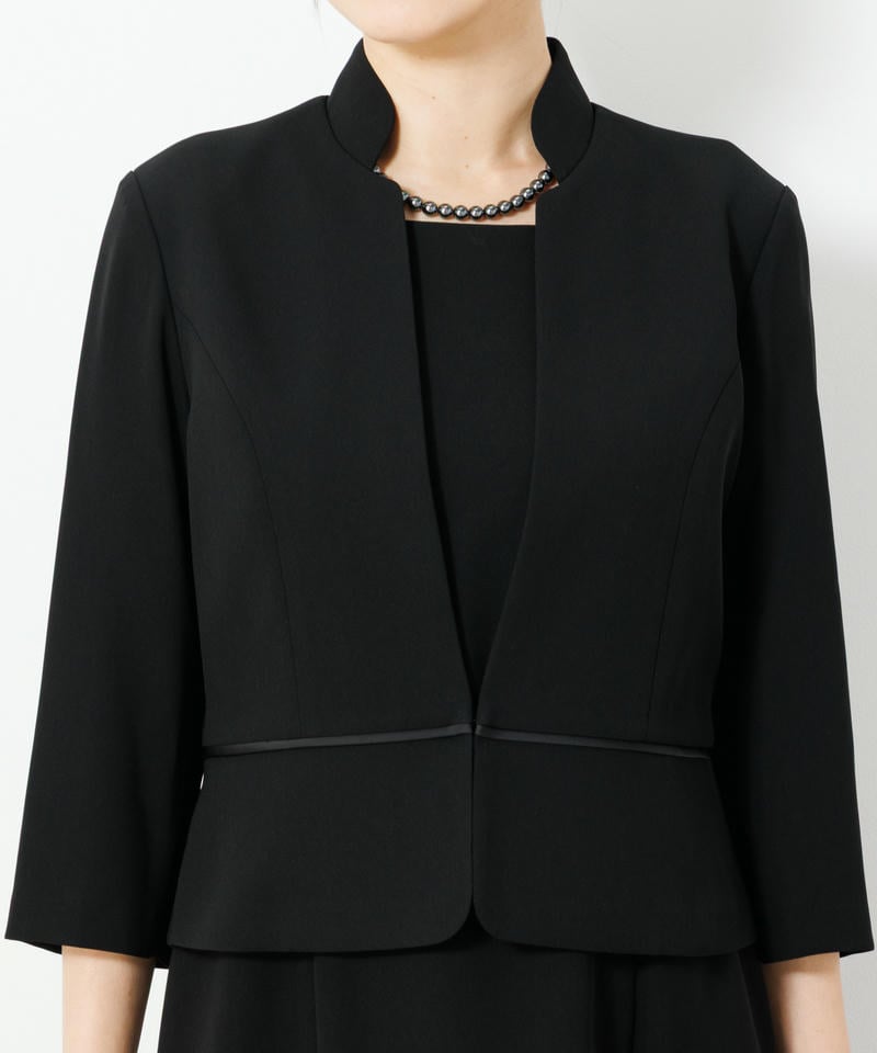 キーネックカラー1つボタンジャケット＆立ち襟ロングワンピース