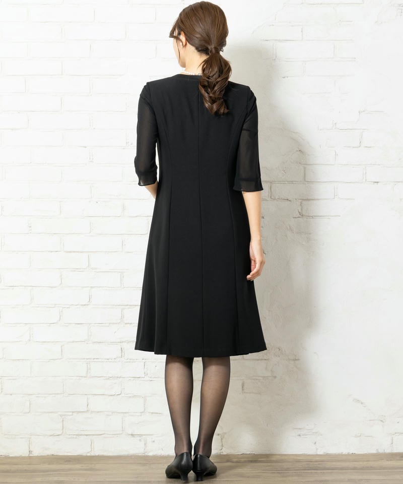 エメ　ノーカラージャケット&前開きリボンモチーフワンピース