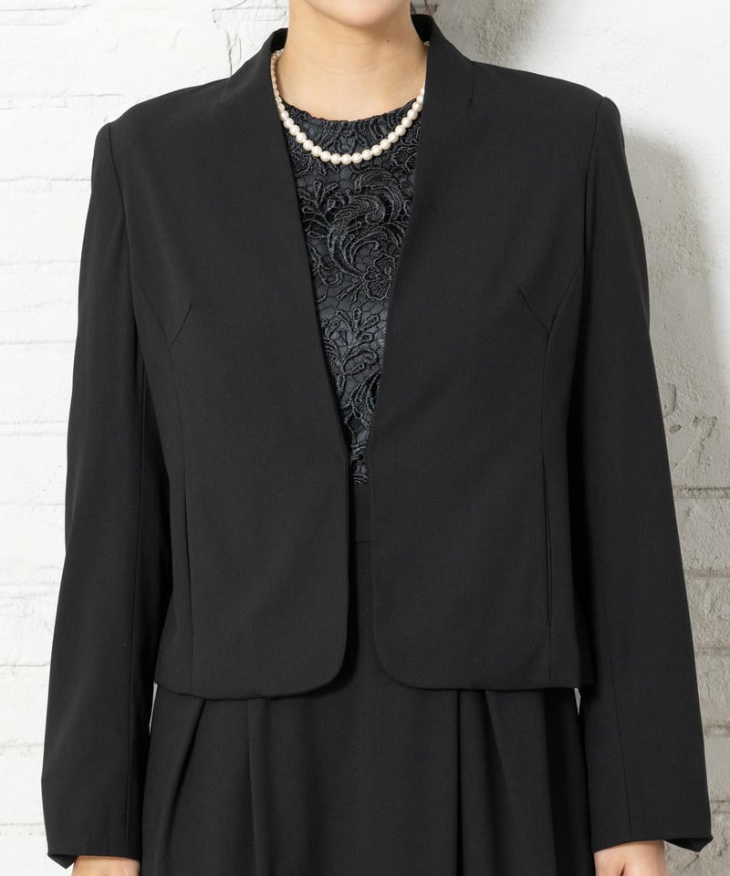 セミスタンドVネックジャケット&フラワーレースワンピース