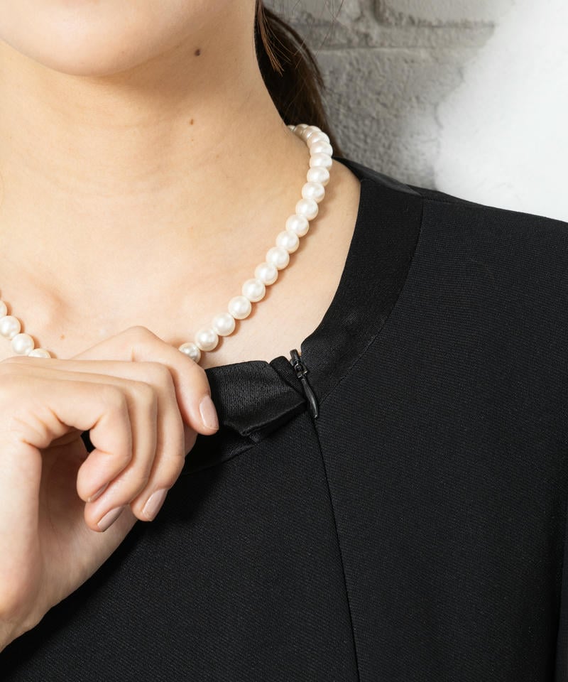 エメ　ノーカラージャケット&前開きリボンモチーフワンピース