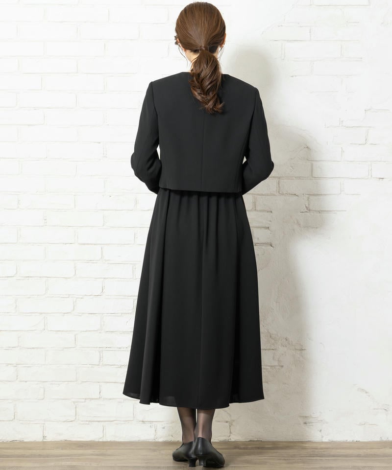 カレット　ノーカラーショート丈ジャケット&ラップ風エレガントワンピース
