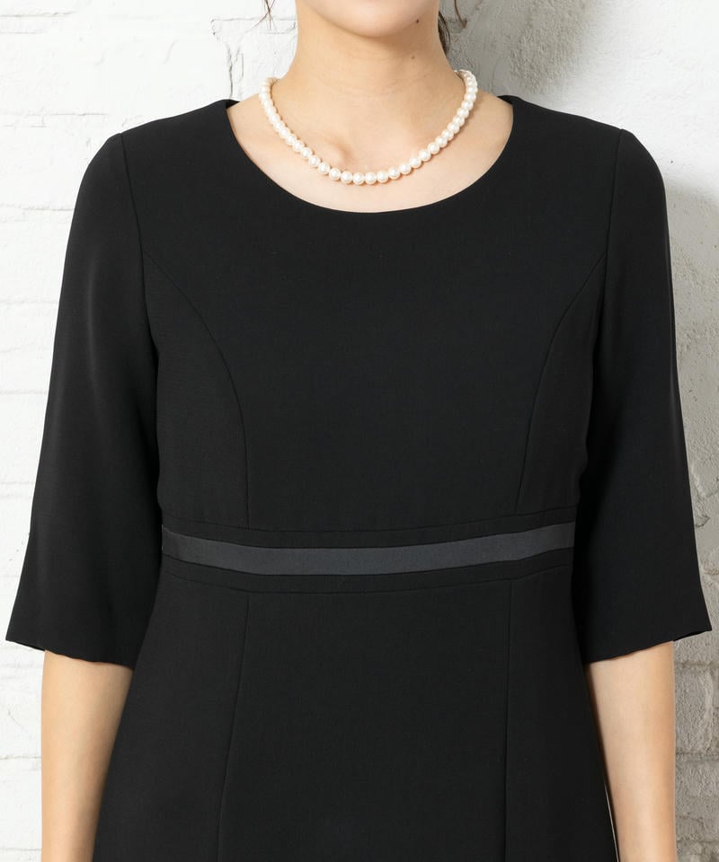 エメ　リボンブローチ付マーメイドフレアアンサンブル