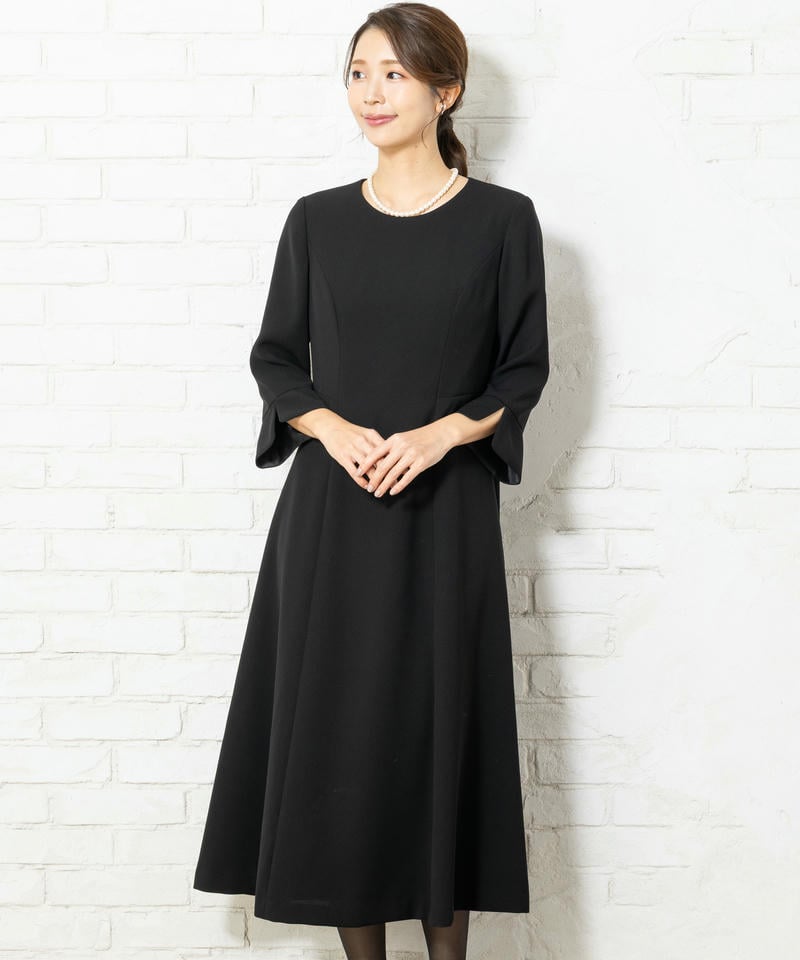アンフィニ　ベーシックVネックジャケット＆ロングフレアーワンピース