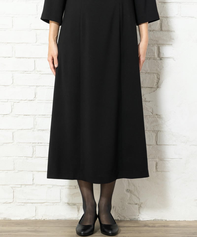 立ち襟Vネックジャケット＆スクエアネックロングワンピース