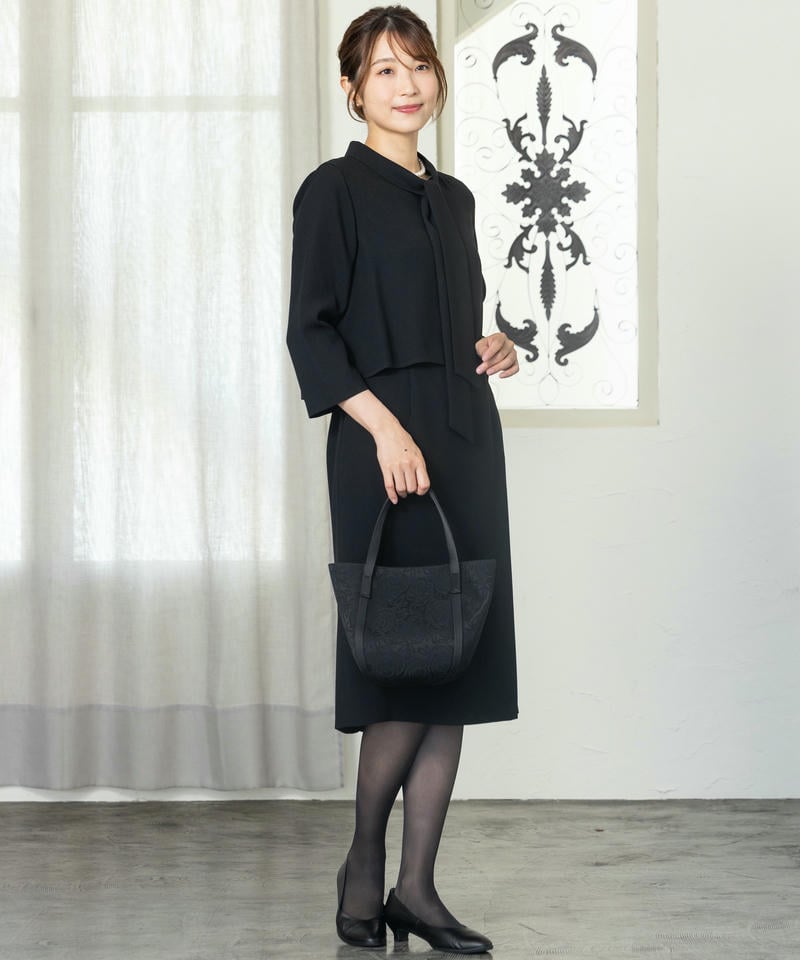 岩佐　パフィー・バラ柄ラウンドフォルムバッグ