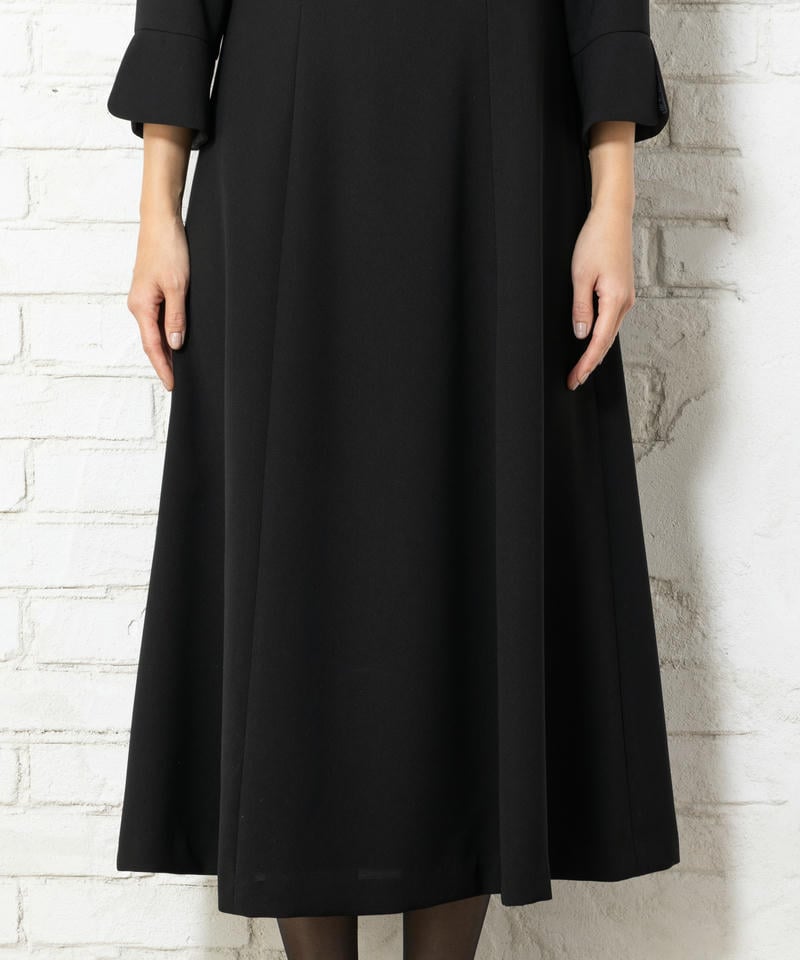 アンフィニ　リボン付きファスナーロングフレアワンピース/M(9号)