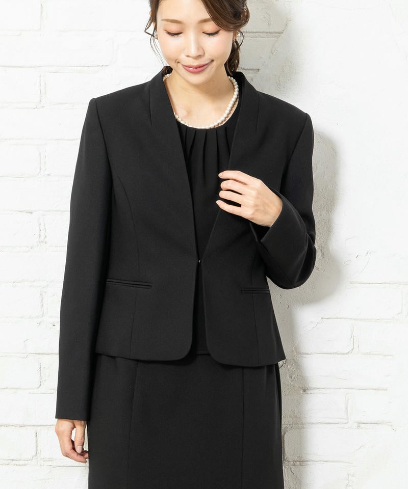 立ち襟Vネックジャケット＆ソフトブラウジングワンピース