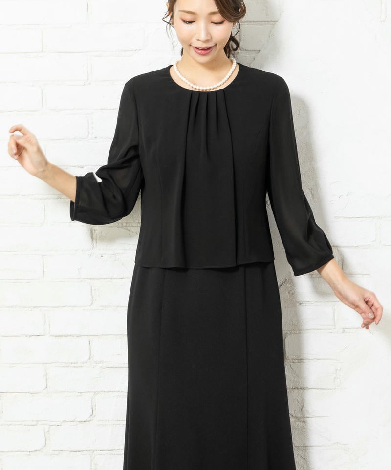 立ち襟Vネックジャケット＆ソフトブラウジングワンピース