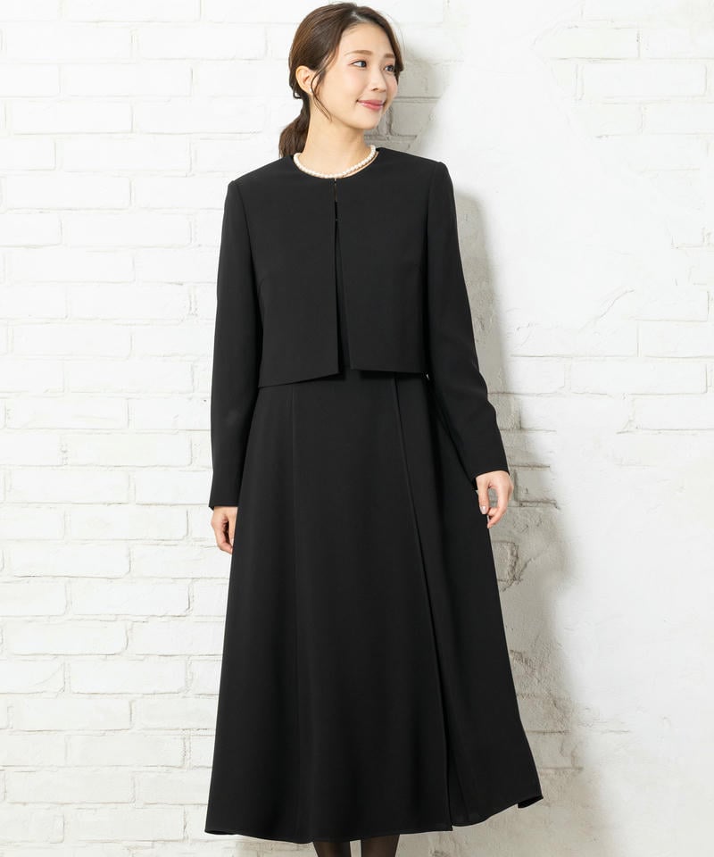 カレット　ノーカラーショート丈ジャケット&ラップ風エレガントワンピース