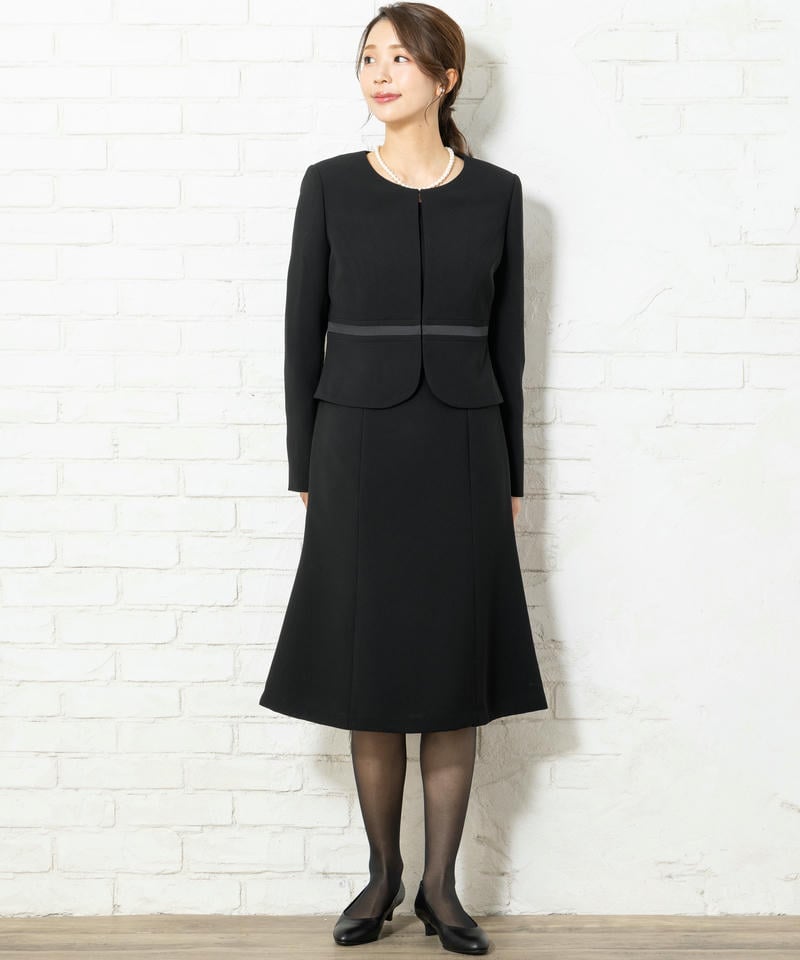 エメ　リボンブローチ付マーメイドフレアアンサンブル