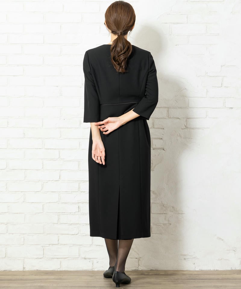 サテン二重襟ジャケット＆セットアップ風ミディ丈Iラインワンピース