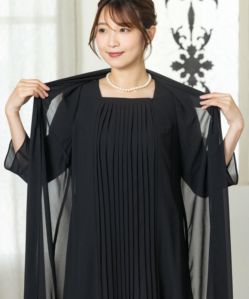 ガウン風プリーツサマーワンピース