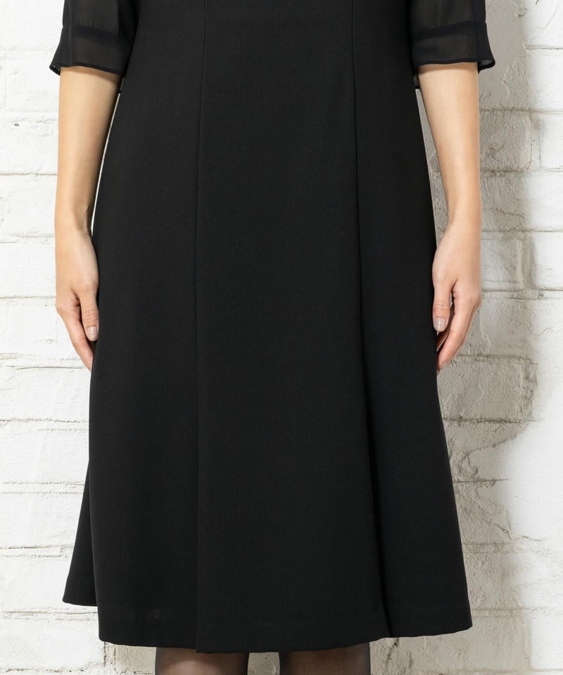 エメ　ノーカラージャケット&前開きリボンモチーフワンピース