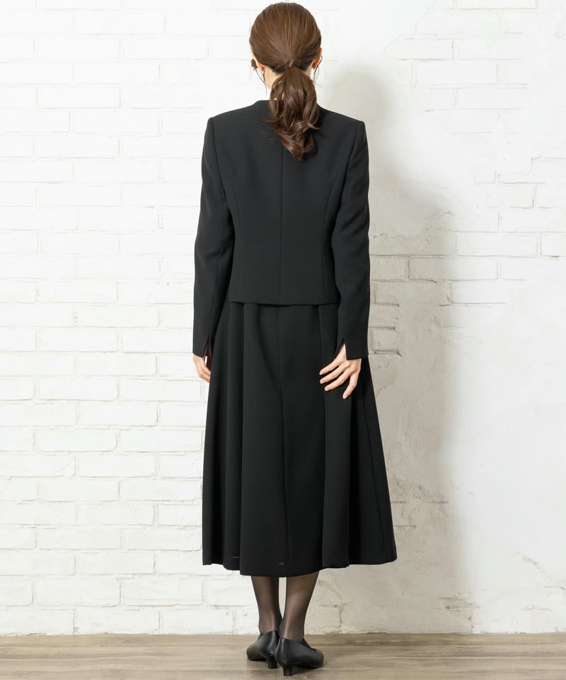 アンフィニ　ベーシックVネックジャケット＆ロングフレアーワンピース