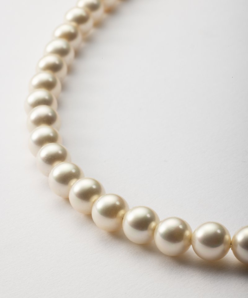 マグネット留め具・貝パールネックレス　オフホワイト/7mm玉・42cm