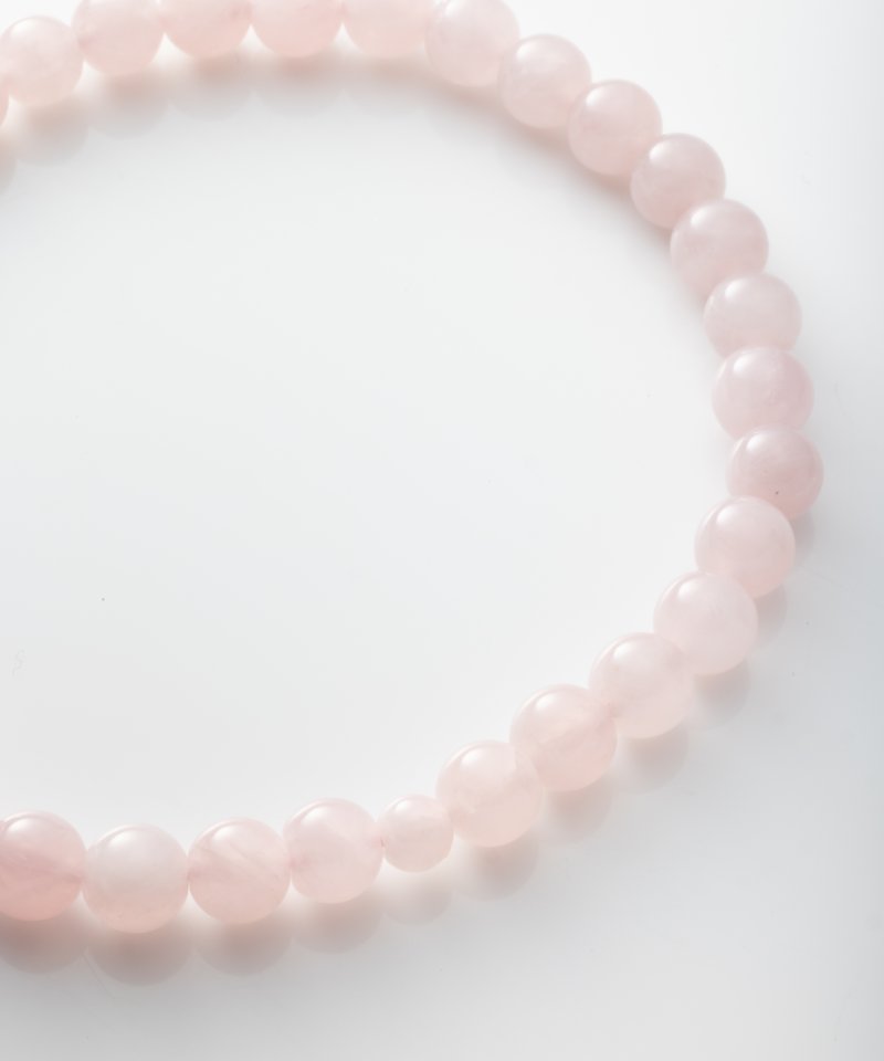 ローズクオーツと珊瑚ピンクの御念珠　ピンク