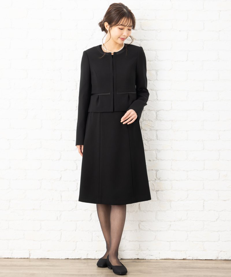 カレット　リボンブローチ付ノーカラージャケット&ドッキングワンピースアンサンブル/LL(13号)