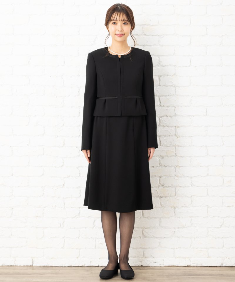 カレット　リボンブローチ付ノーカラージャケット&ドッキングワンピースアンサンブル/LL(13号)