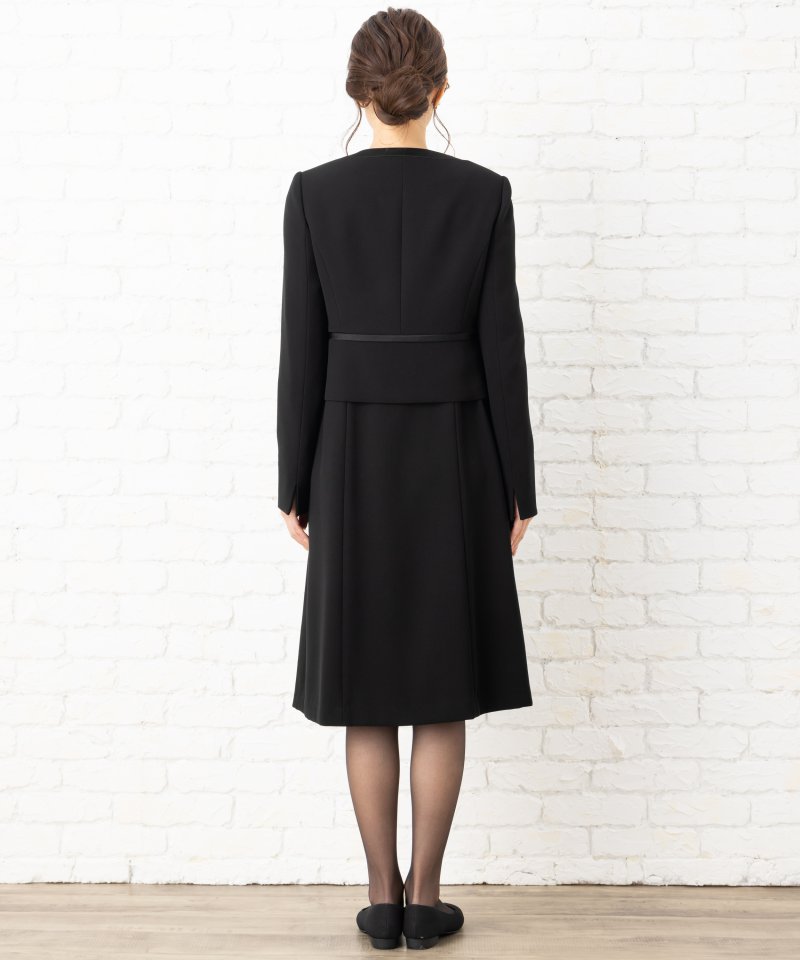 カレット　リボンブローチ付ノーカラージャケット&ドッキングワンピースアンサンブル/LL(13号)