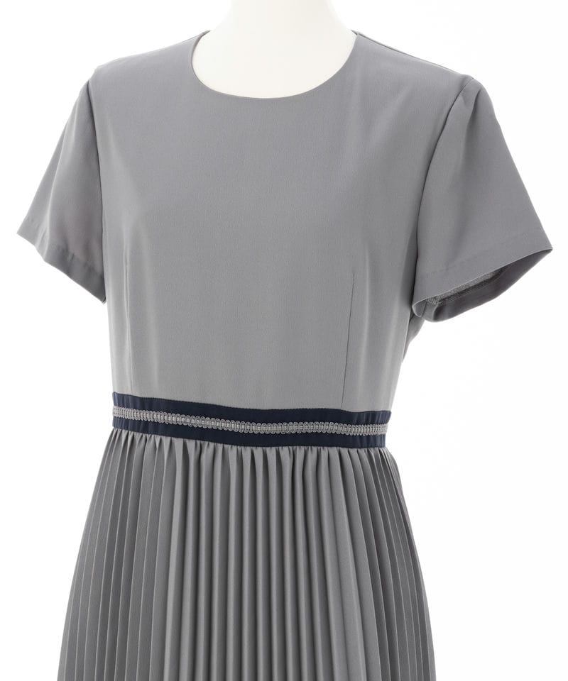 【キッズ】スリムプリーツ半袖ワンピース　グレー/160㎝